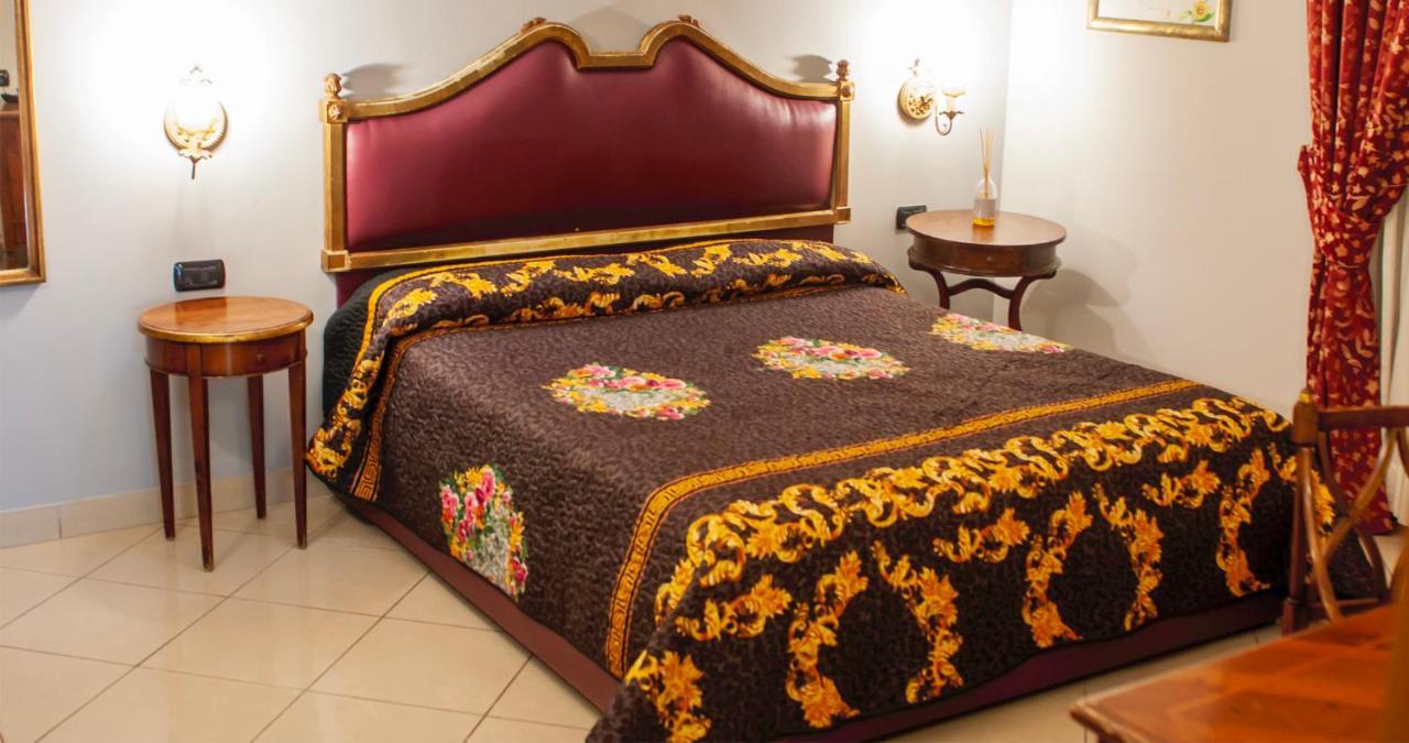 Hotel Serena Naples Luaran gambar