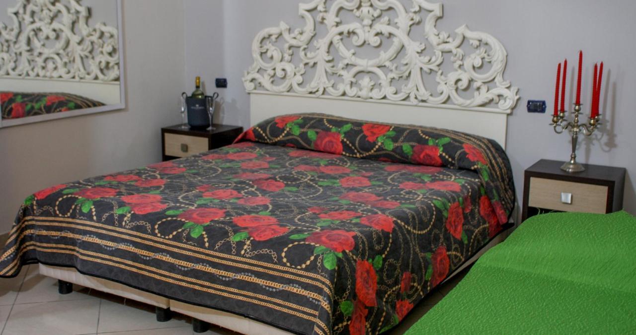 Hotel Serena Naples Luaran gambar