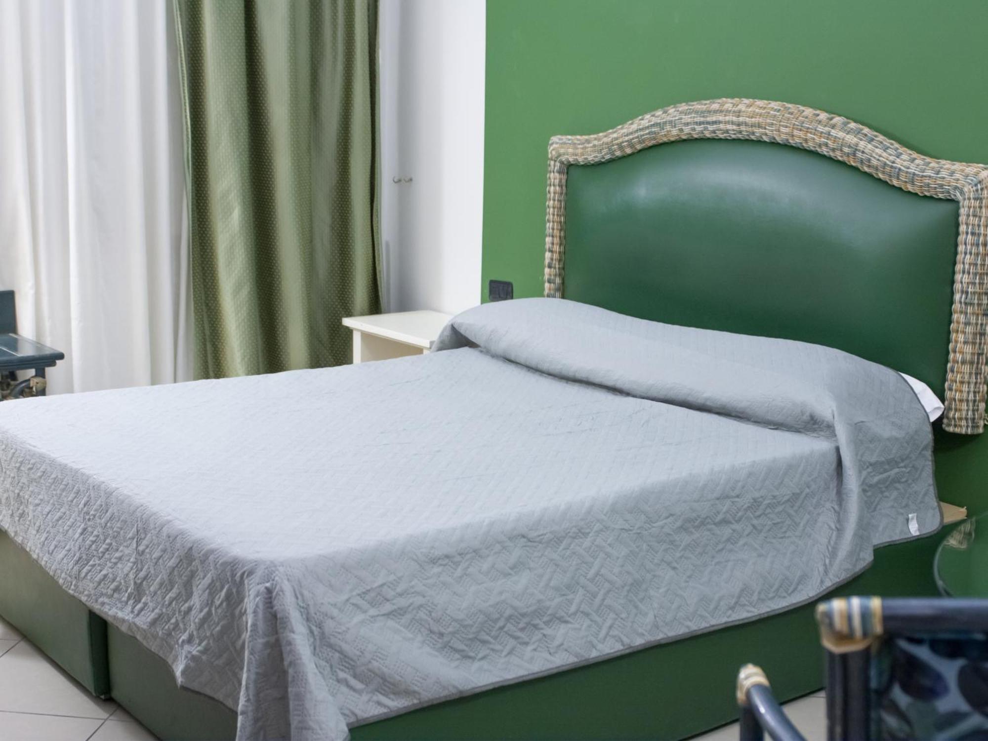 Hotel Serena Naples Luaran gambar