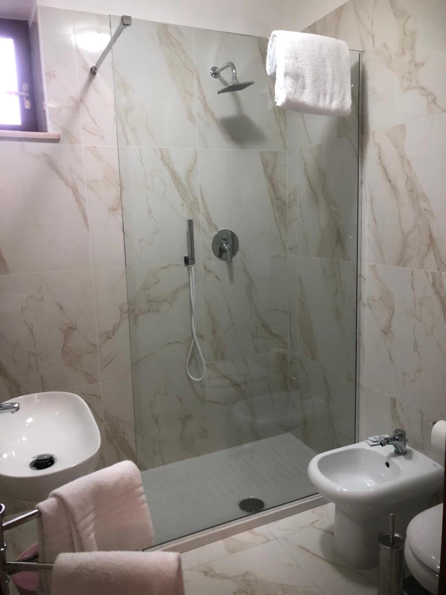 Hotel Serena Naples Luaran gambar