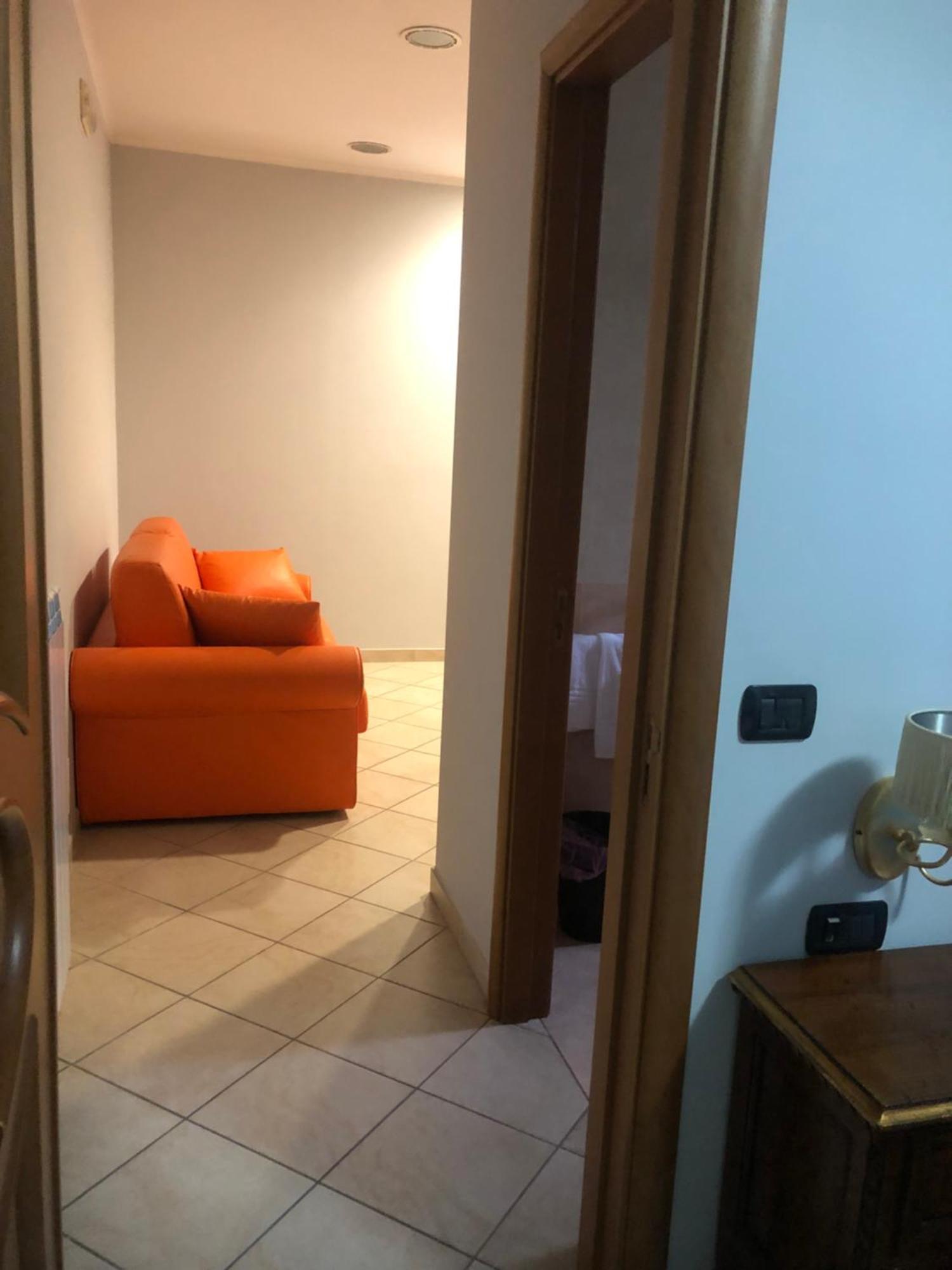 Hotel Serena Naples Luaran gambar